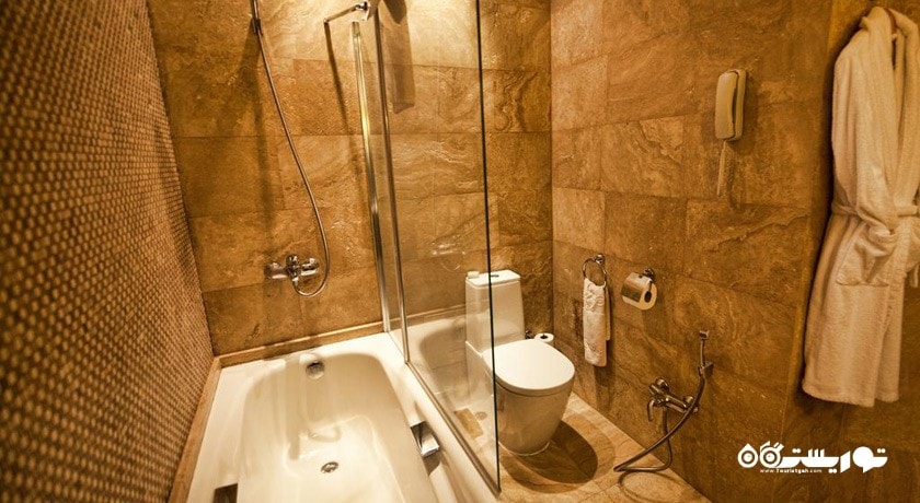 حمام و سرویس بهداشتی اتاق ها