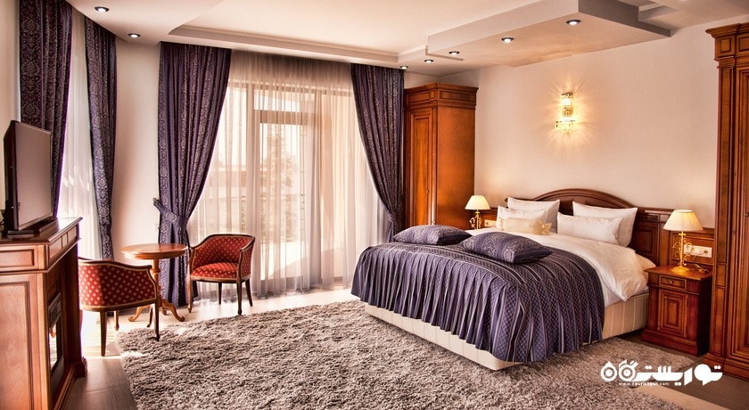 نمای تخت بزرگ ویلای هتل