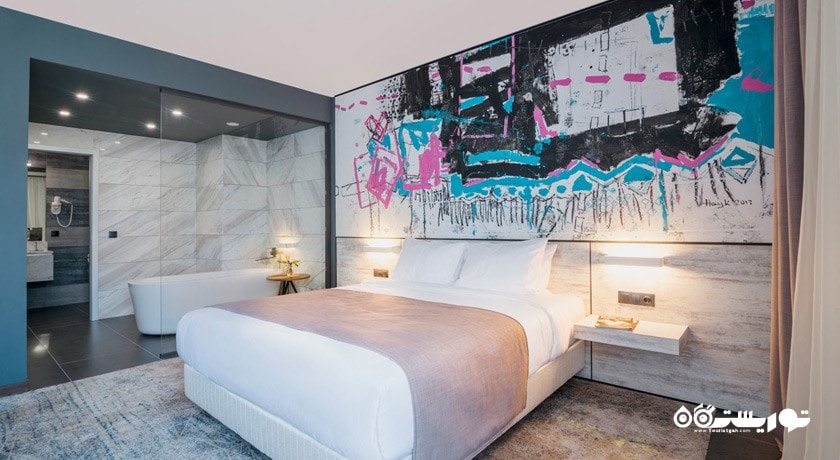 نمای تخت بزرگ اتاق دلوکس