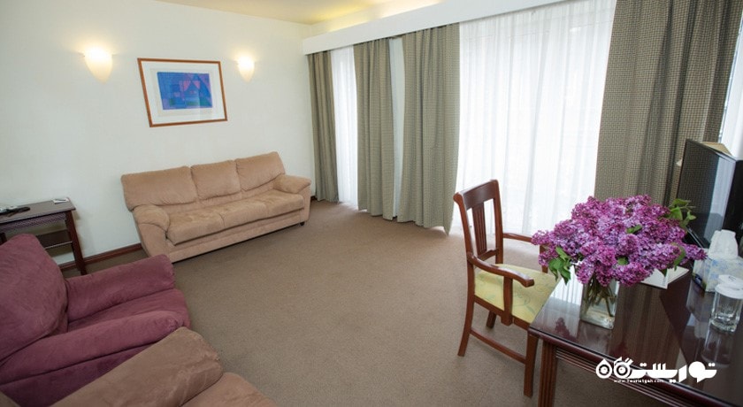 محوطه نشیمن سوئیت جونیور