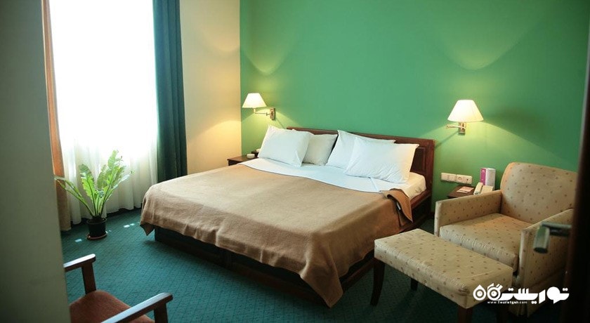 نمای تخت بزرگ سوئیت فمیلی