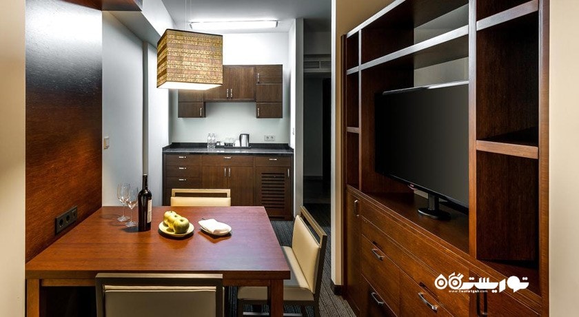 میز غذاخوری سوئیت دلوکس