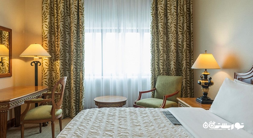 نمای تخت بزرگ اتاق اگزکیوتیو