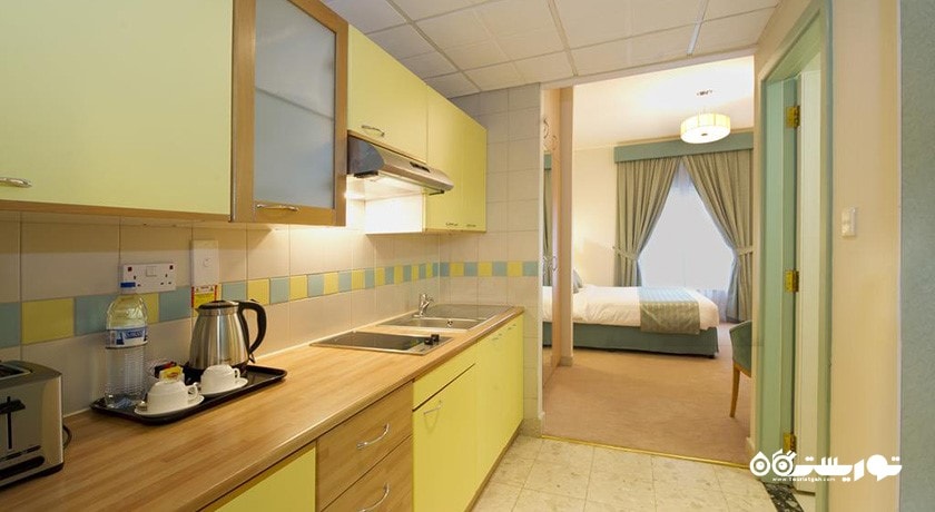 نمای آشپزخانه آپارتمان استودیو