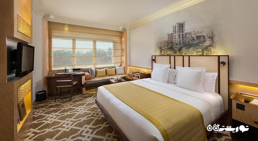 نمای تخت بزرگ اتاق دلوکس