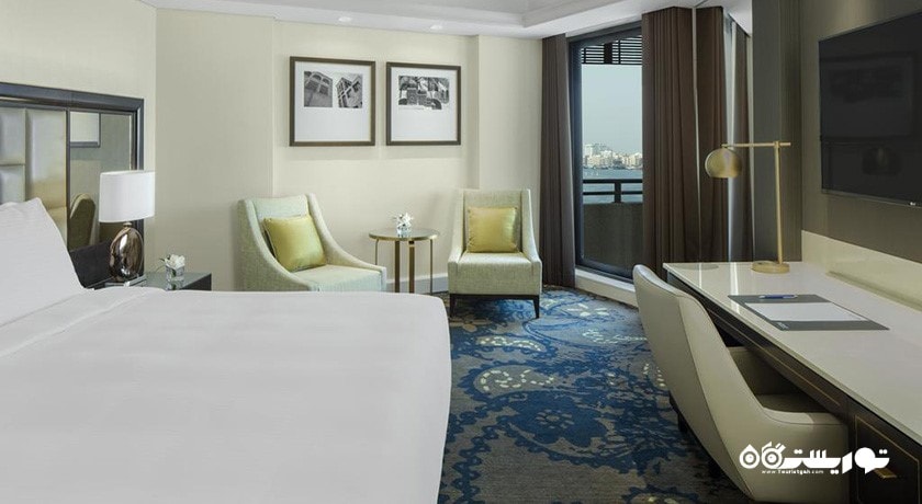 نمای تخت بزرگ اتاق اگزکیوتیو