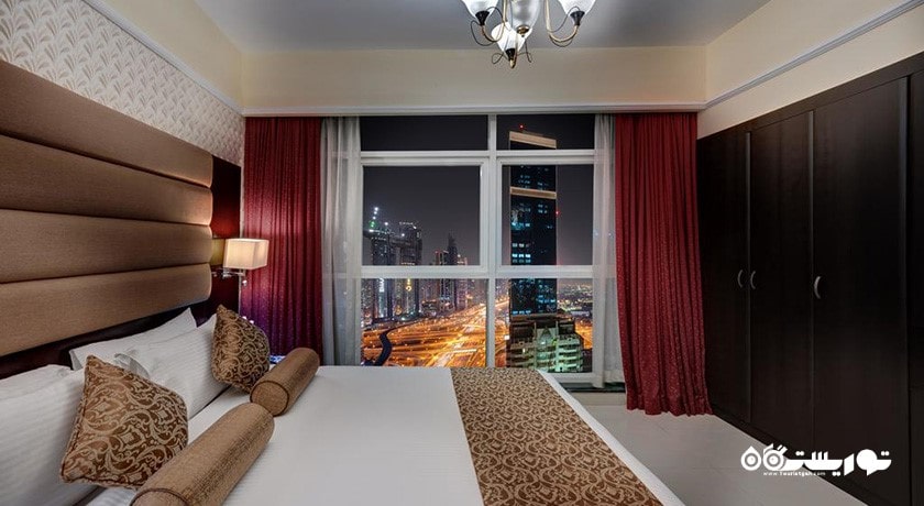 تخت بزرگ آپارتمان یک خوابه پرمیوم