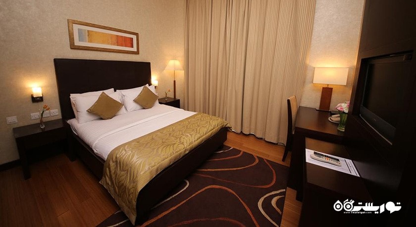 نمای تخت بزرگ آپارتمان یک خوابه