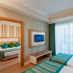 اتاق فمیلی (خانوادگی)