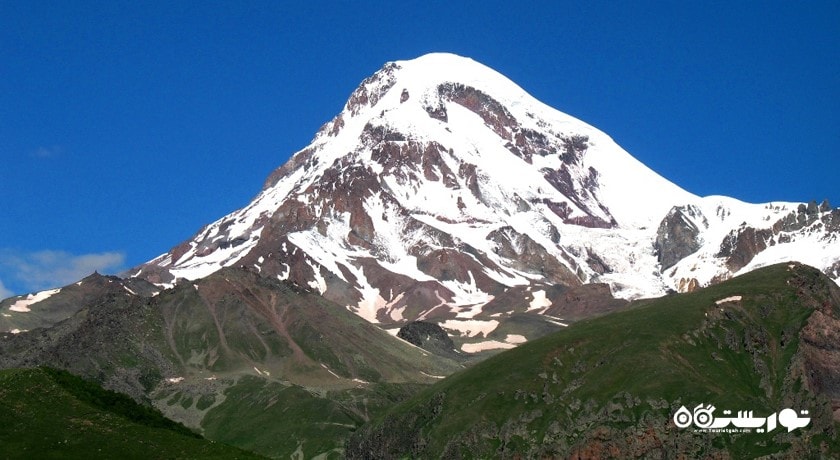 سرگرمی رشته کوههای قازبگی شهر گرجستان کشور تفلیس