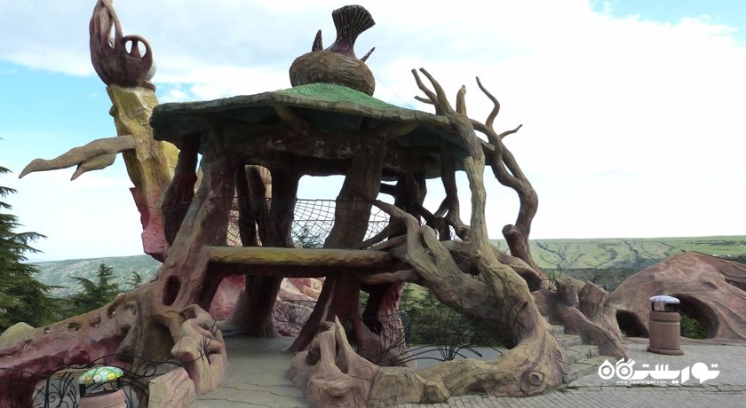 سرگرمی پارک تفریحی متاتسمیندا شهر گرجستان کشور تفلیس