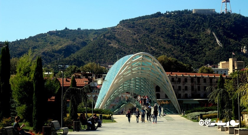 سرگرمی پارک ریکه در تفلیس شهر گرجستان کشور تفلیس