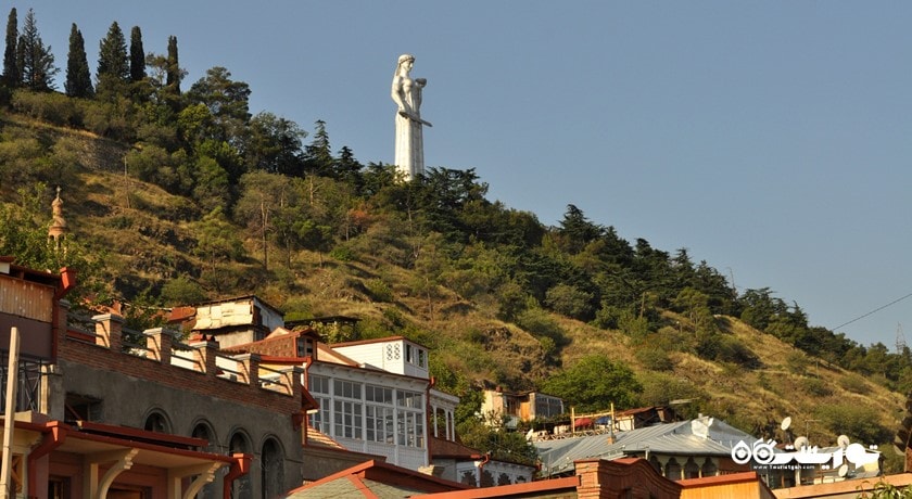  مجسمه کارتلیس ددا (مجسمه مادر گرجستان) شهر گرجستان کشور تفلیس
