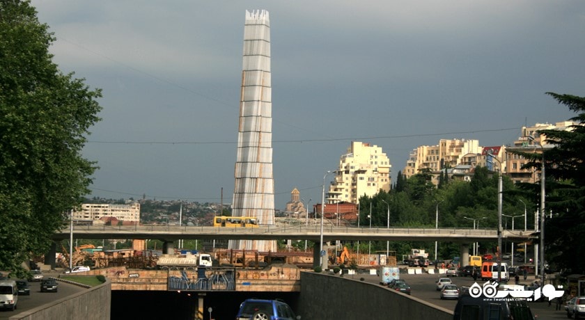  یادبود قهرمانان در تفلیس شهر گرجستان کشور تفلیس