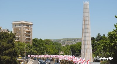  یادبود قهرمانان در تفلیس شهر گرجستان کشور تفلیس