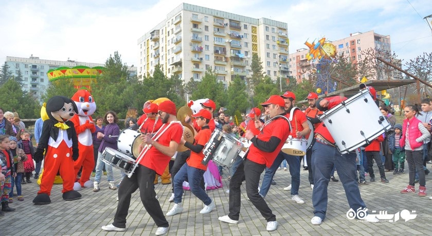 سرگرمی پارک رز رولوشن شهر گرجستان کشور تفلیس