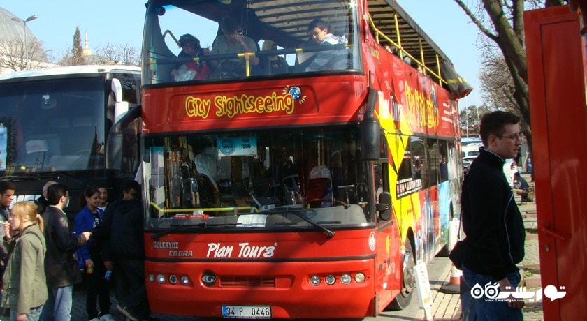 سرگرمی اتوبوس های گشت شهری (هاپ آن هاپ آف یا بیگ باس) شهر ترکیه کشور استانبول
