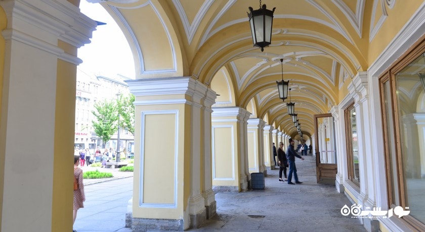 مرکز خرید مرکز خرید بولشویی گوستینی دور شهر روسیه کشور سن پترزبورگ