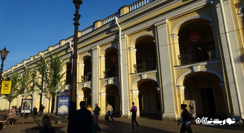 مرکز خرید مرکز خرید بولشویی گوستینی دور شهر روسیه کشور سن پترزبورگ