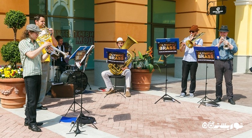 مرکز خرید اوت لت پولوکف ویلج شهر روسیه کشور سن پترزبورگ