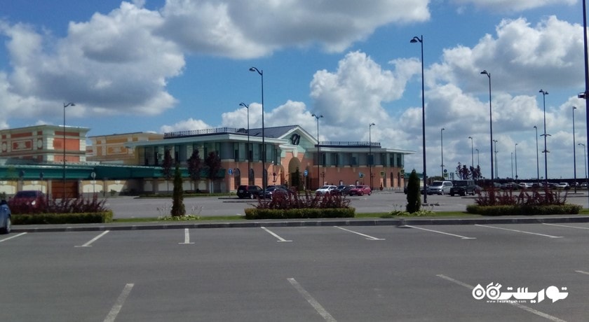 مرکز خرید اوت لت پولوکف ویلج شهر روسیه کشور سن پترزبورگ