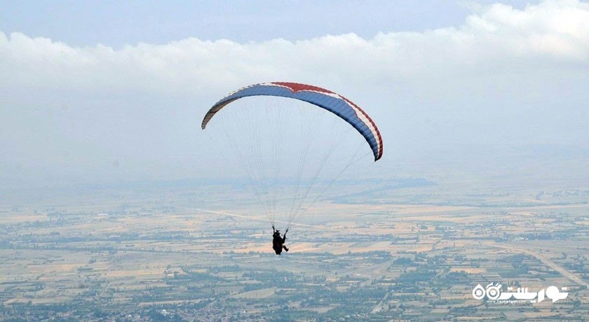 سرگرمی پاراگلایدر سواری قونیه شهر ترکیه کشور قونیه