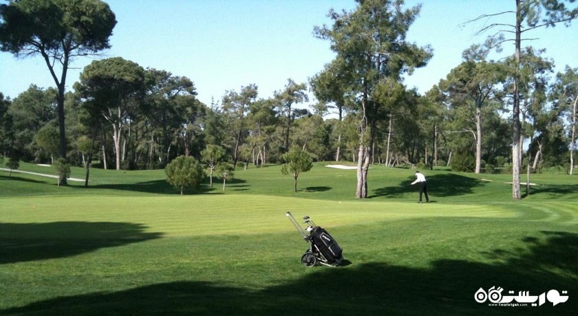 سرگرمی گلف در آنتالیا شهر ترکیه کشور آنتالیا