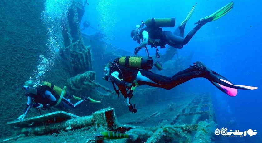 سرگرمی غواصی در دریای مدیترانه شهر ترکیه کشور آنتالیا