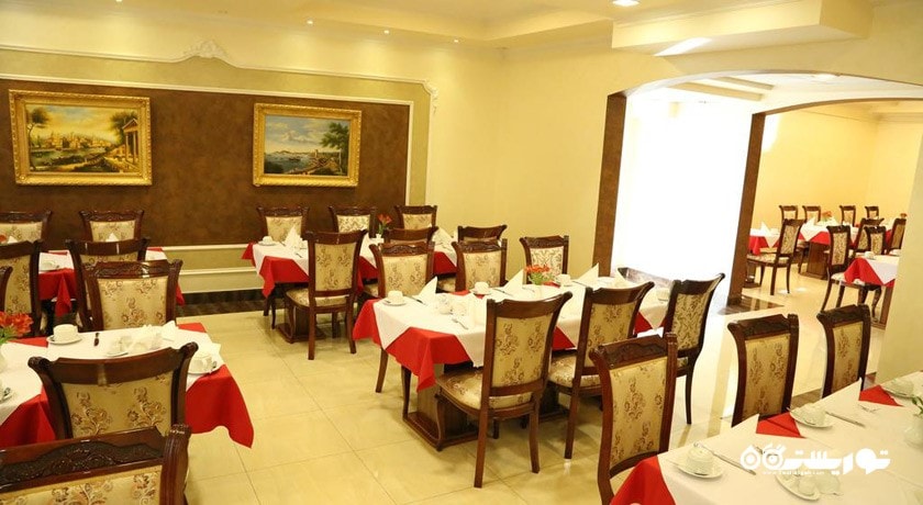 نمای کلی رستوران رویال پلازا