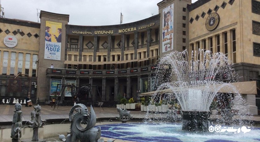 میدان شارل آزناوور -  شهر ایروان