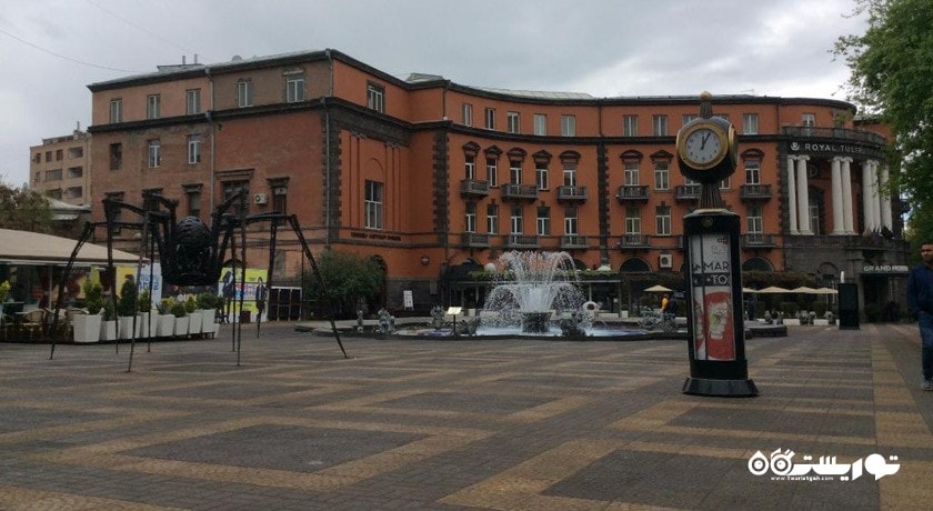  میدان شارل آزناوور شهر ارمنستان کشور ایروان