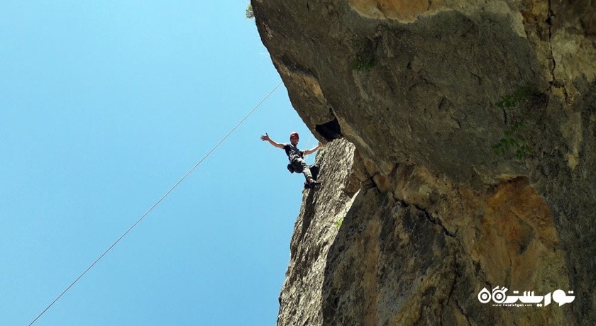 سرگرمی صخره نوردی در ارمنستان شهر ارمنستان کشور ایروان
