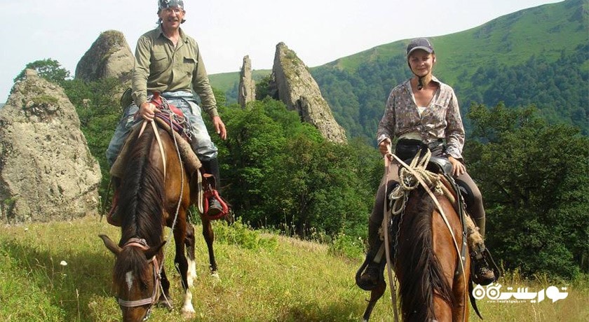 سرگرمی سوار کاری در ایروان شهر ارمنستان کشور ایروان