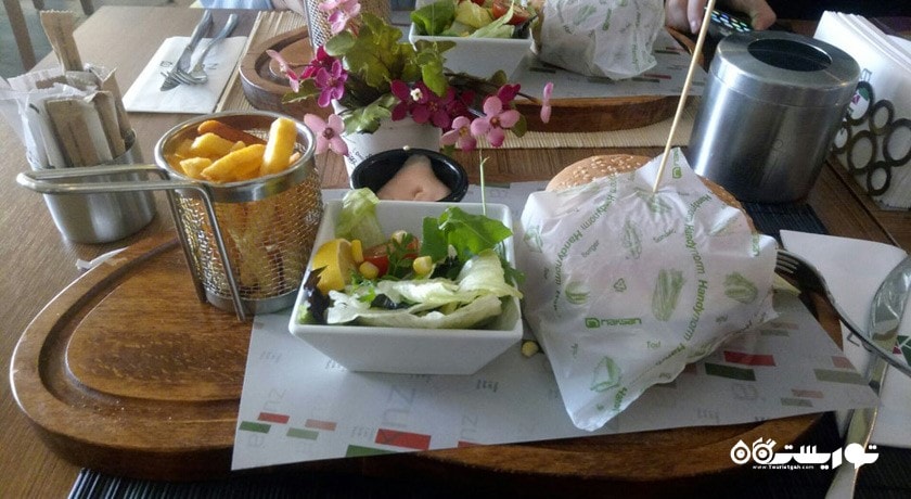 رستوران کافه زوکا شهر وان 