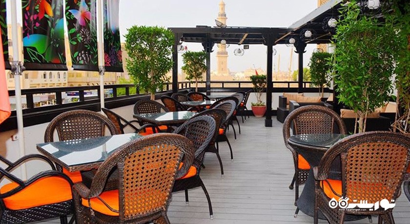 محوطه فضای باز رستوران چینی داینستی