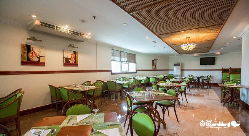 رستوران بوفه سلف سرویس بیسترو