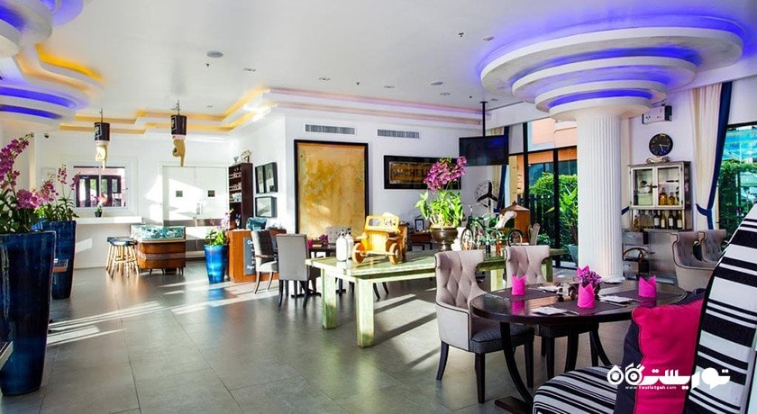 نمایی از کافه و بار کادیلاک