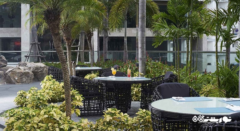 محوطه نشیمن فضای باز پول بار