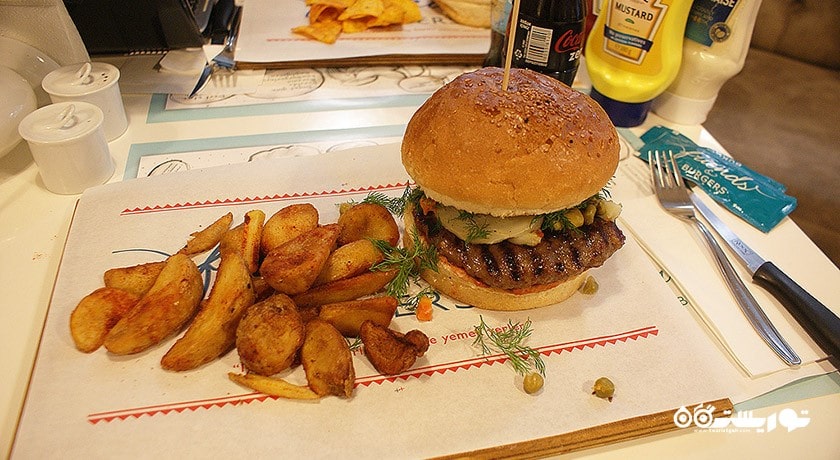 رستوران رستوران فرندز اند برگر شهر ازمیر 