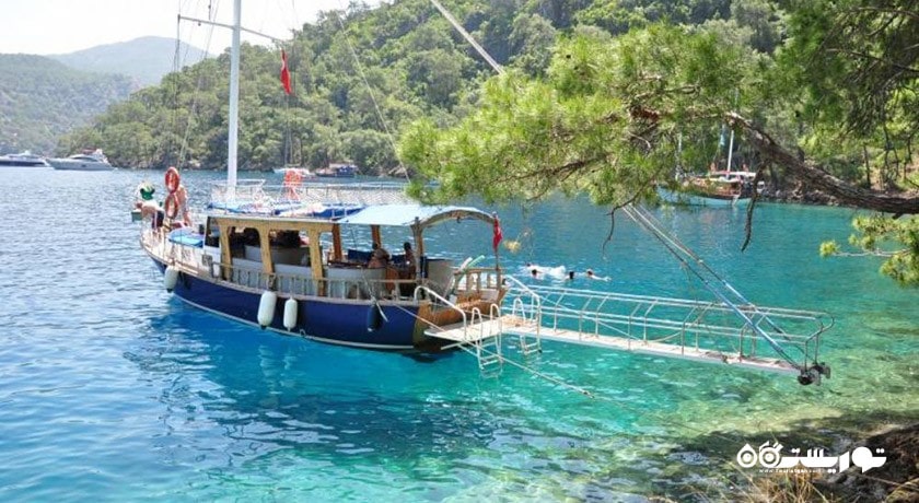 سرگرمی  قایق سواری در ازمیر شهر ترکیه کشور ازمیر