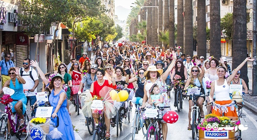 سرگرمی دوچرخه سواری در ازمیر شهر ترکیه کشور ازمیر