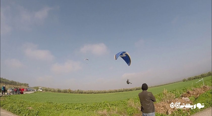 سرگرمی پاراگلایدر در ازمیر شهر ترکیه کشور ازمیر