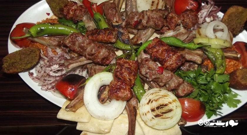 رستوران رستوران اتانتیک اجاکباشی شهر بدروم 