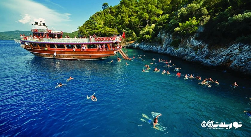 سرگرمی سفرهای روزانه با قایق در بدروم شهر ترکیه کشور بدروم