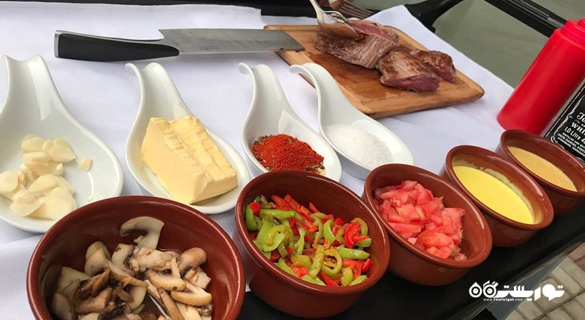 رستوران رستوران بای ام اچ فود اند درینکس شهر آلانیا 