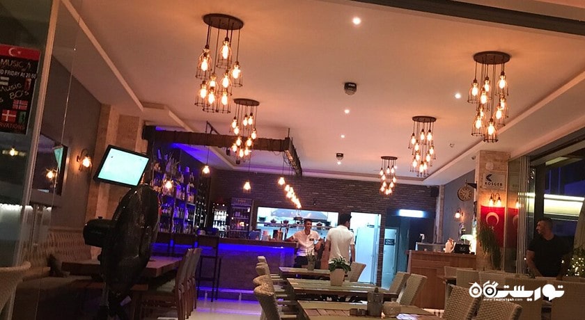 رستوران رستوران بای ام اچ فود اند درینکس شهر آلانیا 