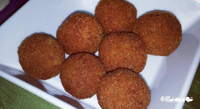 رستوران بار و رستوران تئوز پلیس شهر آلانیا 