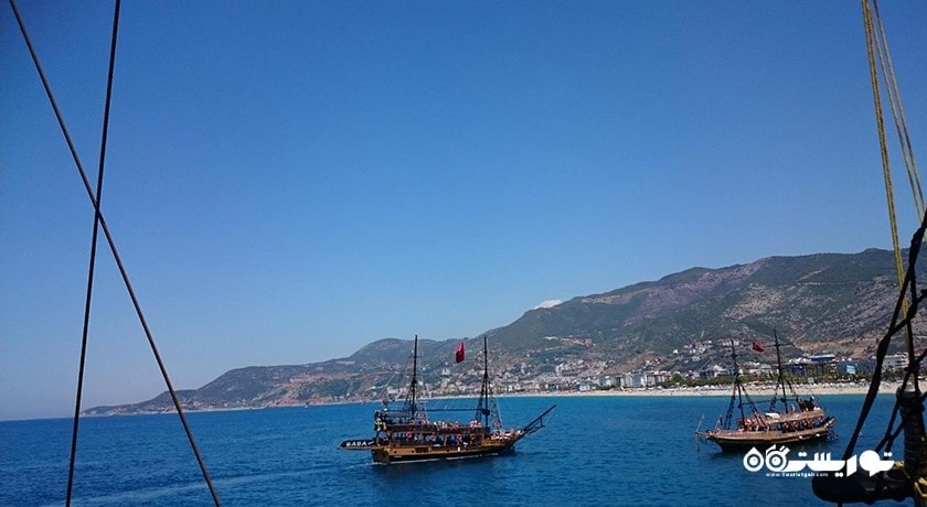 سرگرمی سفر با کشتی دزدان دریایی شهر ترکیه کشور آلانیا