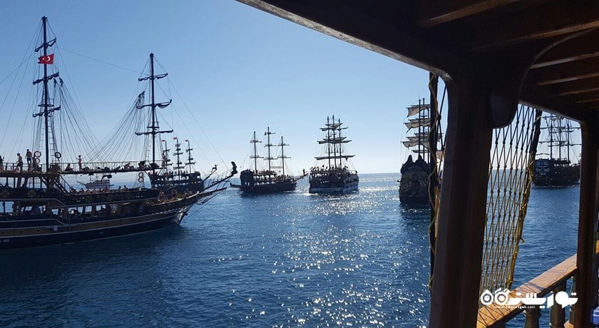 سرگرمی سفر با کشتی دزدان دریایی شهر ترکیه کشور آلانیا