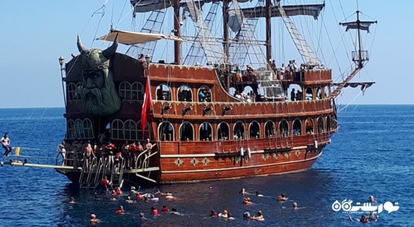 سرگرمی سفر با کشتی دزدان دریایی شهر ترکیه کشور آلانیا